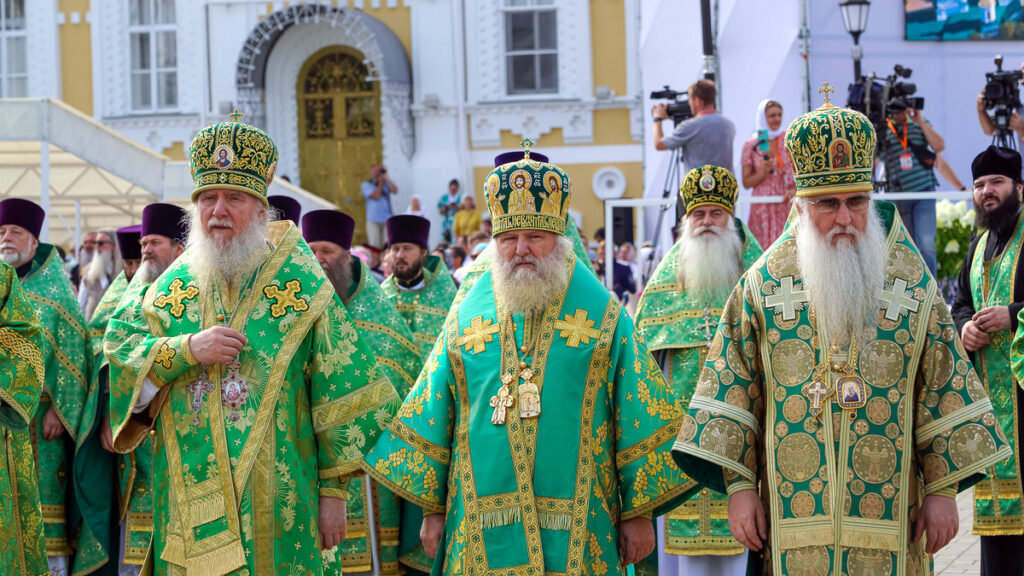 Архиепископ Димитрий сослужил митрополиту Воскресенскому Григорию за Литургией в Свято-Троицком Серафимо-Дивеевском монастыре