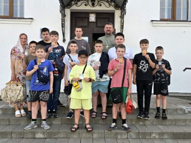 Протоиерей Валерий Серко побеседовал с юными техниками и айтишниками