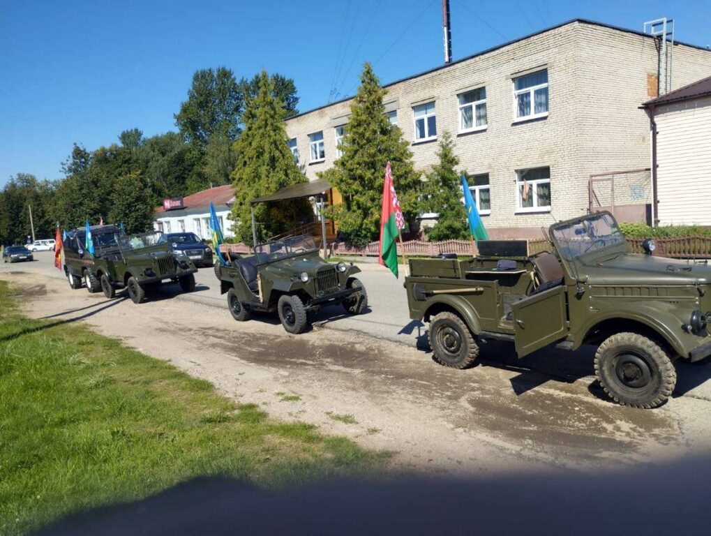 Храм святых апостолов Петра и Павла г. п. Богушевск посетили десантники