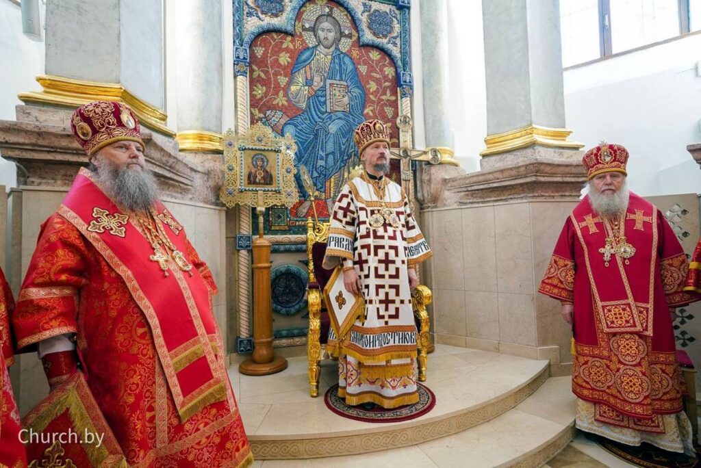 В день памяти священномученика Вениамина, Митрополита Петроградского, архиепископ Димитрий сослужил Патриаршему Экзарху в Свято-Духовом кафедральном соборе Минска
