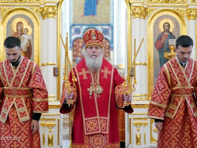 В день памяти священномученика Вениамина, Митрополита Петроградского, архиепископ Димитрий сослужил Патриаршему Экзарху в Свято-Духовом кафедральном соборе Минска