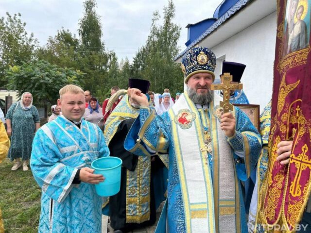 Епископ Евсевий возглавил престольное торжество в храме Владимирской иконы Пресвятой Богородицы Лепеля
