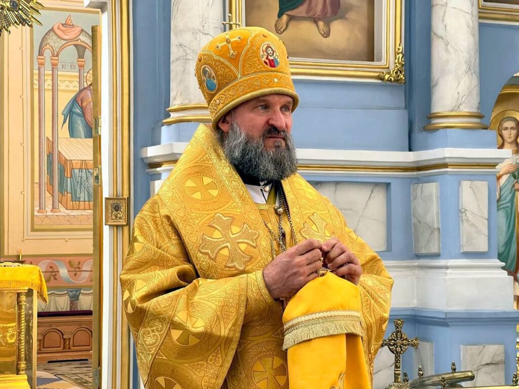 Епископ Евсевий возглавил Литургию в Свято-Покровском монастыре Толочина