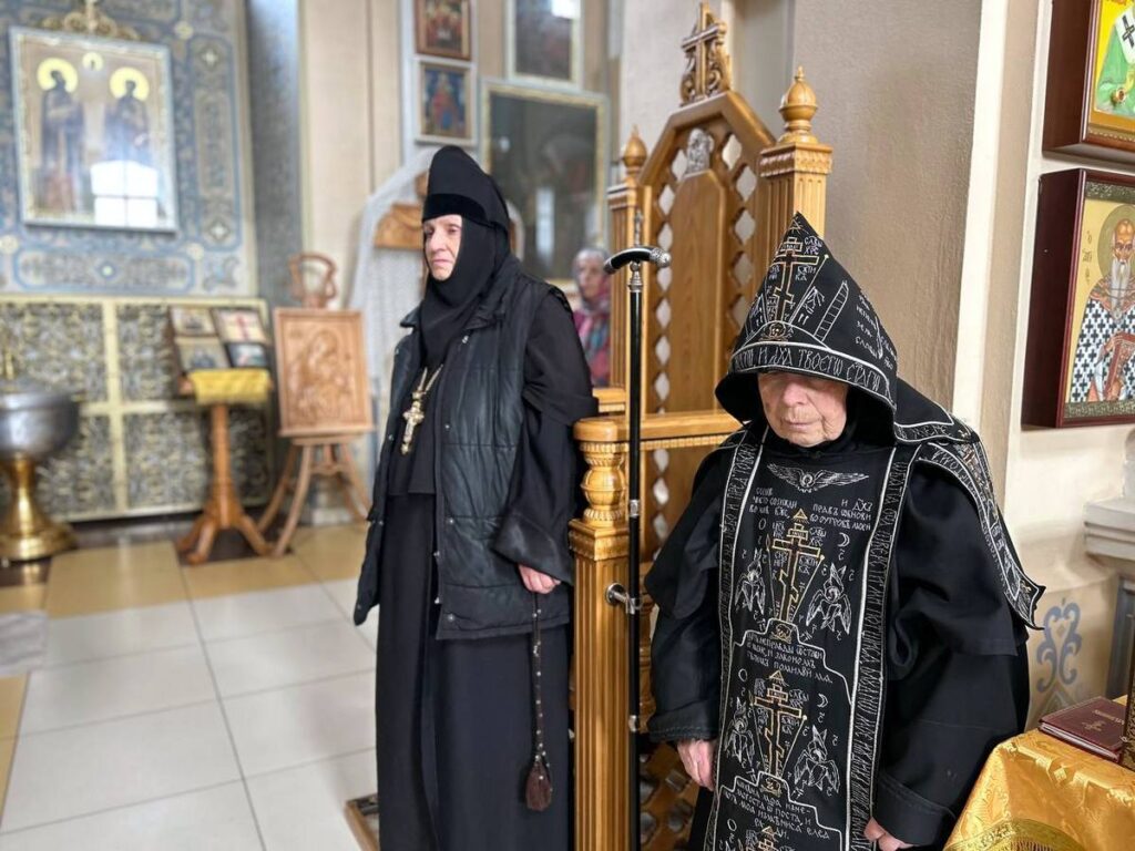 Епископ Евсевий возглавил Литургию в Свято-Покровском монастыре Толочина
