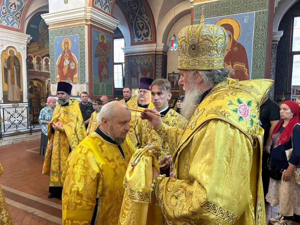 В канун Недели 14-й по Пятидесятнице архиепископ Димитрий возглавил всенощное бдение в Покровском кафедральном соборе Витебска