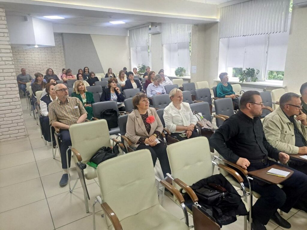 В Витебском областном институте развития образования прошла диалоговая площадка «Роль семейных ценностей и традиций в воспитании подрастающего поколения»