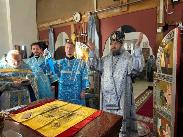 Епископ Евсевий возглавил престольное торжество в храме иконы Божией Матери "Целительница" города Витебска