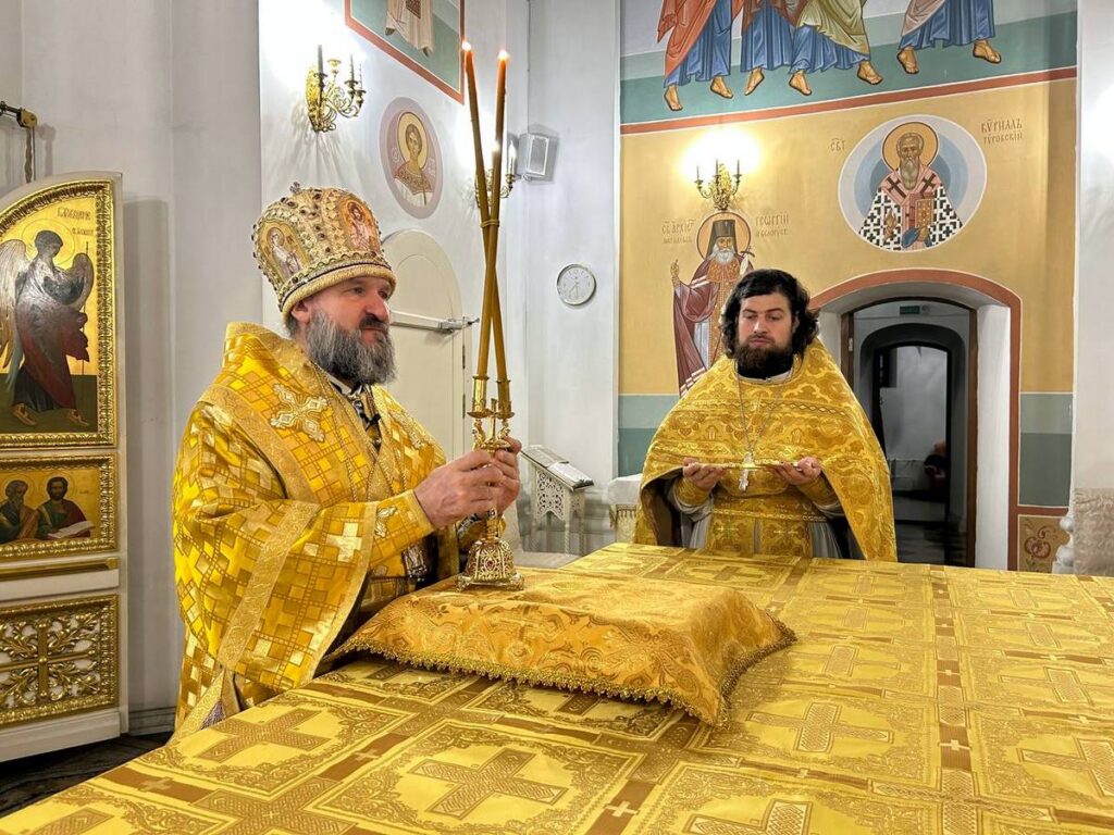 Епископ Евсевий возглавил Литургию в Успенском кафедральном соборе Витебска