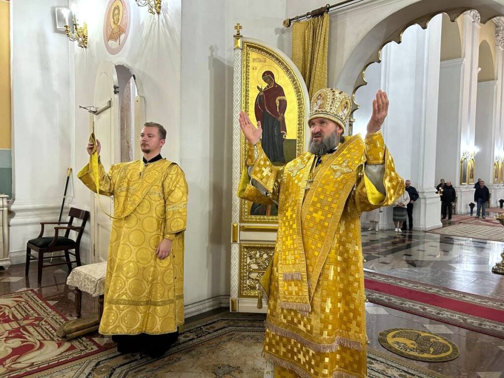 Епископ Евсевий возглавил Литургию в Успенском кафедральном соборе Витебска