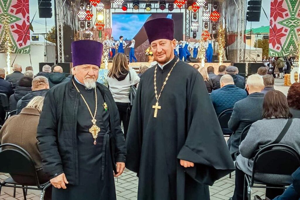 Протоиерей Владимир Коледа и протоиерей Владимир Коржановский приняли участие в торжественной церемонии чествования передовиков агропромышленного комплекса