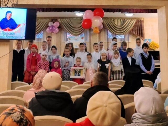 В Покровском монастыре Толочина прошел праздничный концерт в честь престольного праздника и Недели родительской любви
