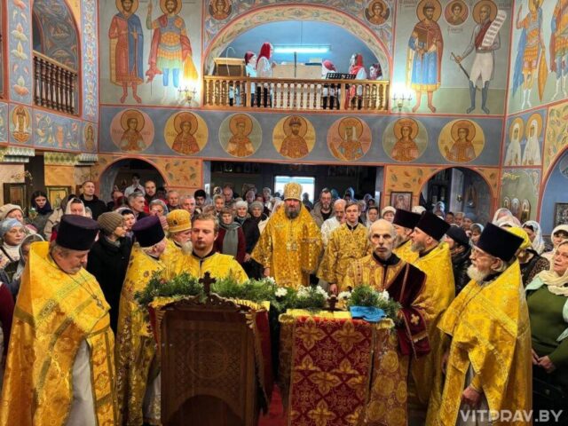 Епископ Евсевий возглавил Литургию, приуроченную 30-летию основания Георгиевского храма Витебска