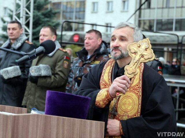 Иерей Павел Тарамыкин принял участие в ритуал приведения к военной присяге военнослужащих