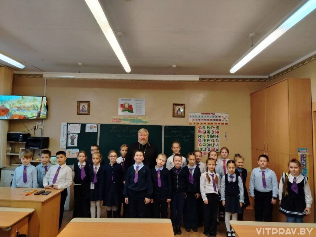 Протоиерей Александр Ковалев провел урок "Кто я. Моë имя. Что я о нëм знаю?"