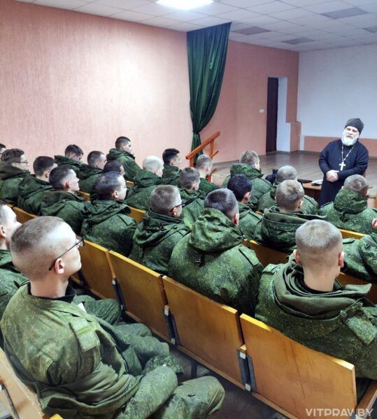 Иерей Стахий Киселев побеседовал с военнослужащими о житии святителя Николая Чудотворца