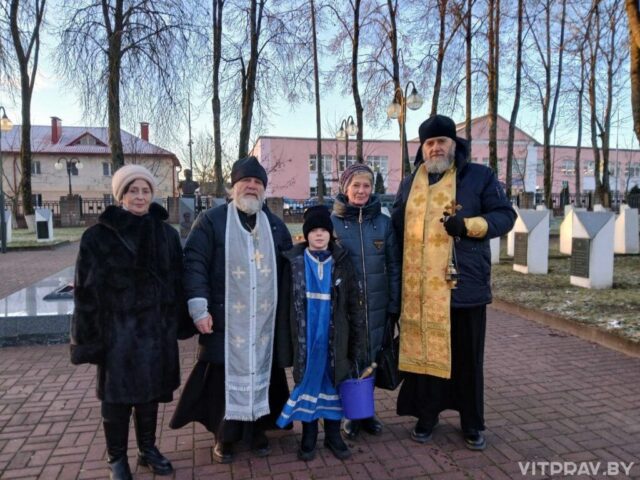На мемориальном комплексе "Бессмертие" иерей Стахий Киселев совершил литию