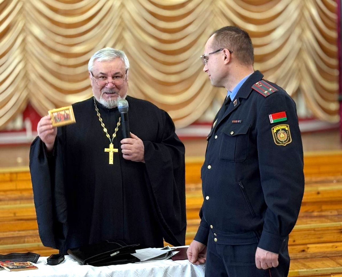Протоиерей Адам Коляда принял участие в мероприятии посвящения в воспитанники военно-патриотического клуба «Честь» органов внутренних дел