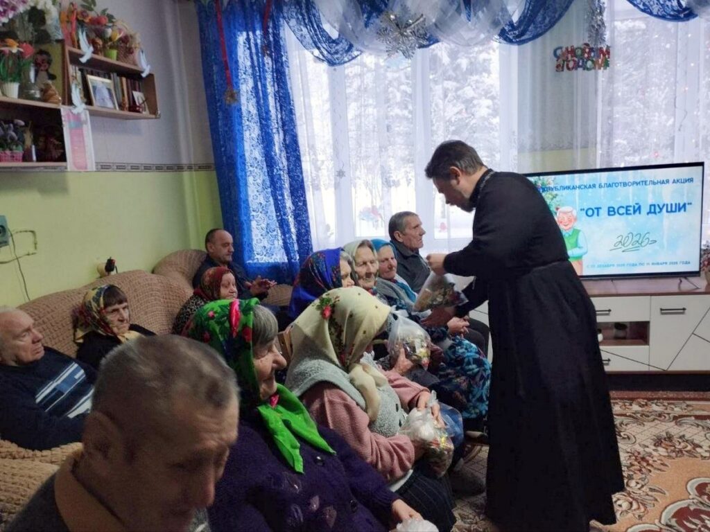 Сестры Свято-Покровского монастыря Толочина провели Рождественскую акцию
