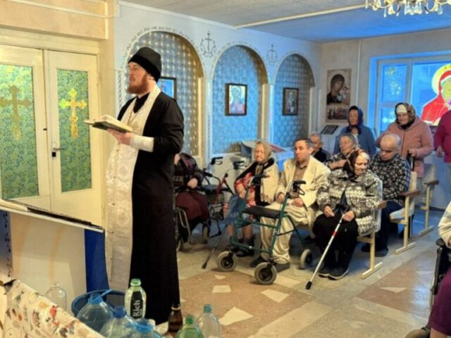 Иерей Георгий Совецкий посетил социальный пансионат "На Двине"