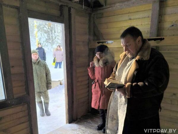 Иерей Сергий Шишков совершил чин Великого освящения источника "На Крестах"