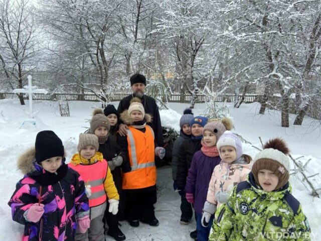 Воспитанники Бабиничского детского сада Оршанского района посетили храм Святой Живоначальной Троицы аг. Бабиничи