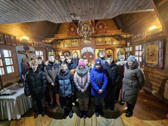 Приход храма Рождества Христова посетили учащиеся средней школы № 42 Витебска
