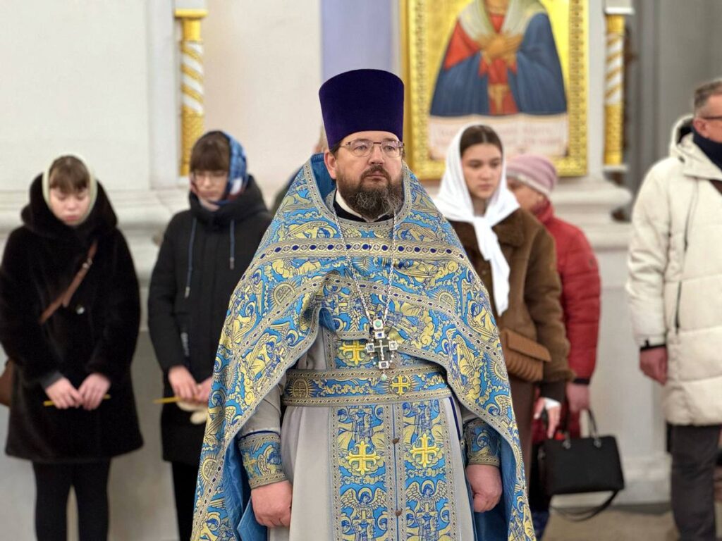 В праздник Сретения Господа Бога и Спаса нашего Иисуса Христа архиепископ Димитрий возглавил Литургию в Успенском кафедральном соборе Витебска