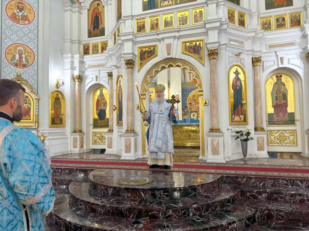 В праздник Сретения Господа Бога и Спаса нашего Иисуса Христа архиепископ Димитрий возглавил Литургию в Успенском кафедральном соборе Витебска