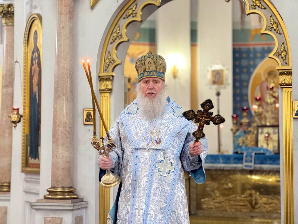 В праздник Сретения Господа Бога и Спаса нашего Иисуса Христа архиепископ Димитрий возглавил Литургию в Успенском кафедральном соборе Витебска