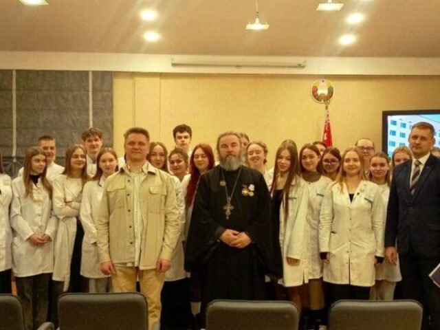 Протоиерей Сергий Захаров принял участие во встрече Руслана Ткаченко со студентами медуниверситета