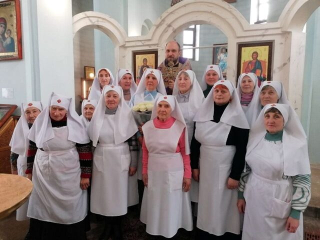 В храме Рождества Христова в Орше состоялось посвящение в сестры милосердия