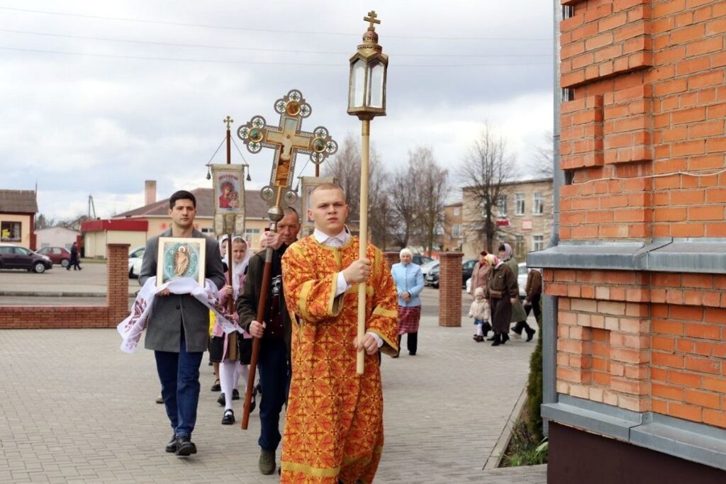 В храме Рождества Христова Лепеля прошел Пасхальный утренник