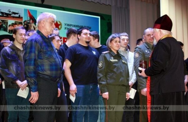 Благочинный Чашникского округа принял участие в Дне призывника