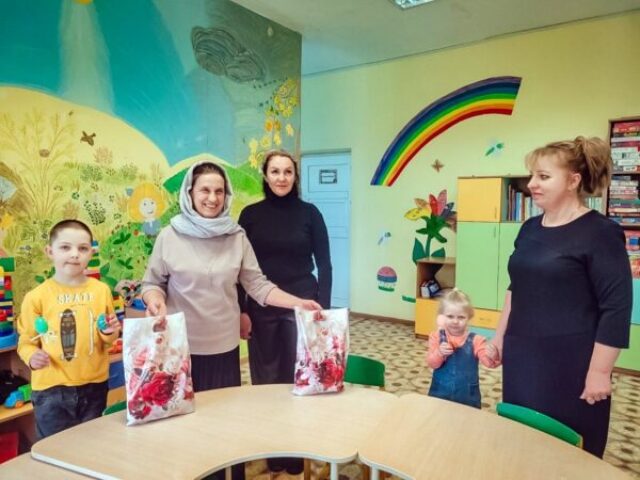 Сестры храма Преображения Господня г. Чашники посетили детский социальный приют