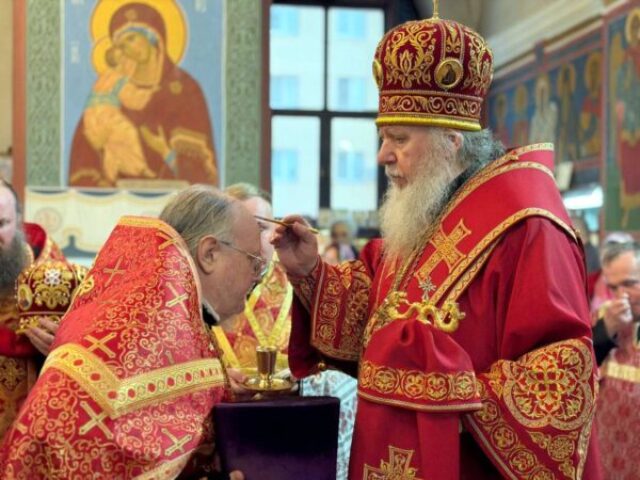В канун Недели святых жен-мироносиц архиепископ Димитрий совершил всенощное бдение в Покровском соборе Витебска