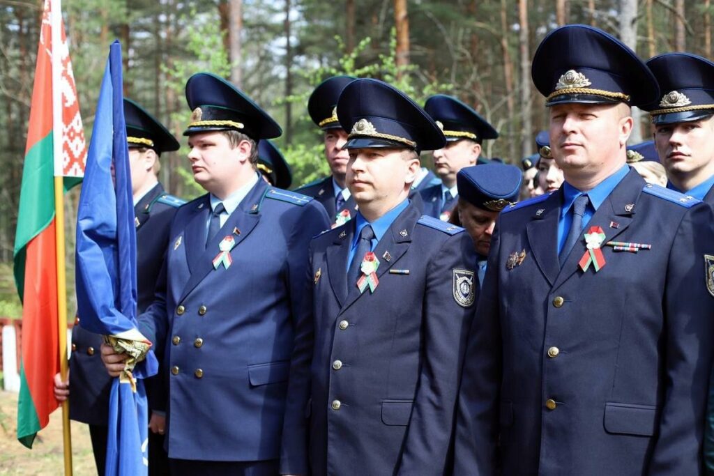 Благочинный Лепельского округа совершил заупокойную службу на месте перезахоронения останков местных жителей