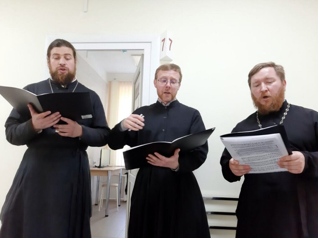 Представители Витебской епархии поздравили пациентов хосписа с наступающим Днем Победы