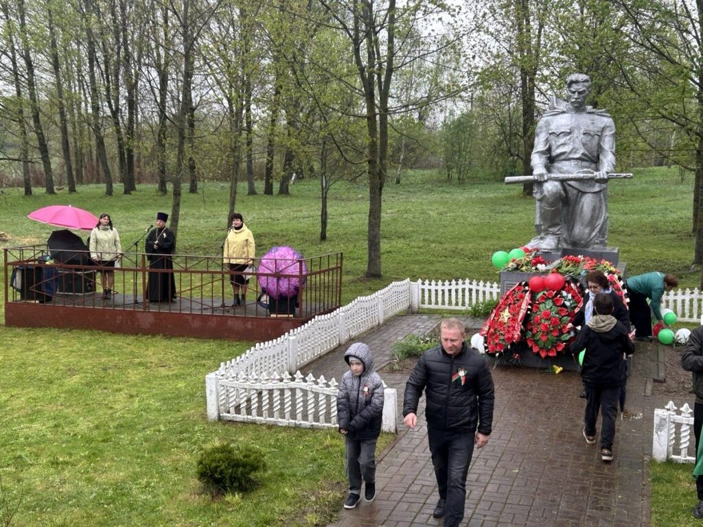 Иерей Игорь Цветков принял участие в митинге в честь Дня Победы