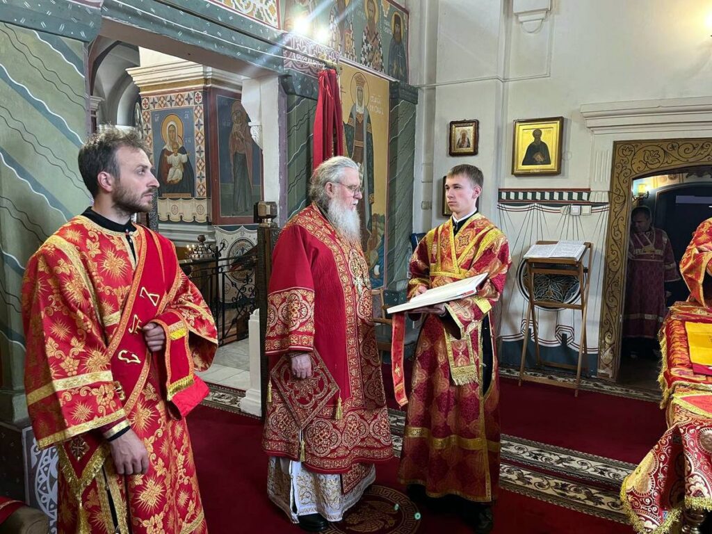 В Неделю 5-ю по Пасхе архиепископ Димитрий возглавил Литургию в Покровском кафедральном соборе Витебска