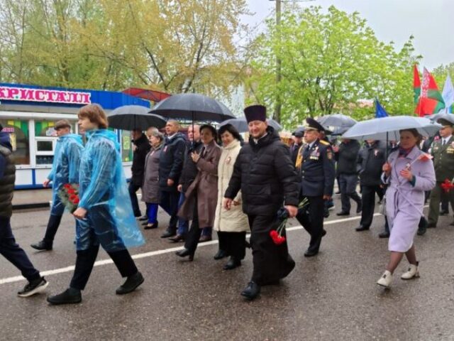 Протоиерей Владимир Кожановский принял участие в торжественном шествии "Беларусь помнит"