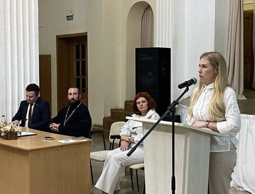 Иерей Сергий Помещиков принял участие в диалоговой площадке «Роль семьи в профилактике противоправного поведения подростков»