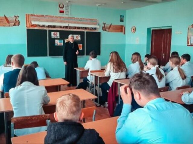 Иерей Сергий Федосеев рассказал школьникам о грехе сквернословия