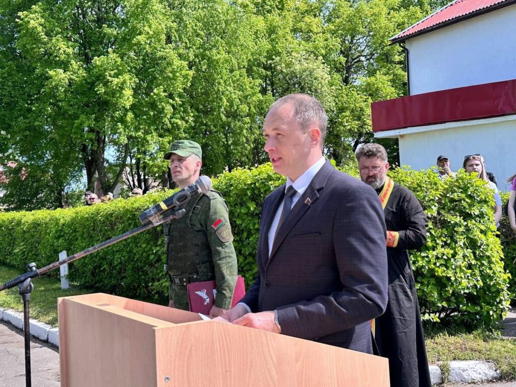 Иерей Сергий Денищиц принял участие в торжественной церемонии принятия военной присяги