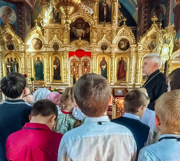 В Чашниках прошла познавательная экскурсия для младших школьников в храме Преображения Господня