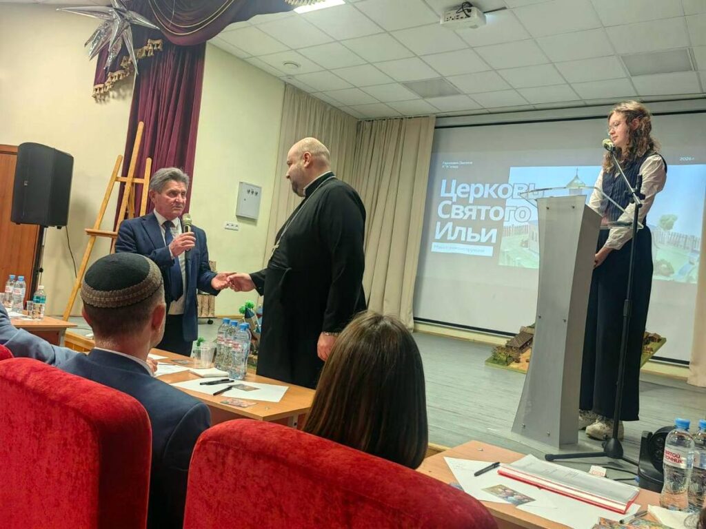 Иерей Олег Кравченко посетил ГУО «Гимназия № 75 г. Минска имени Масленикова П.В.»