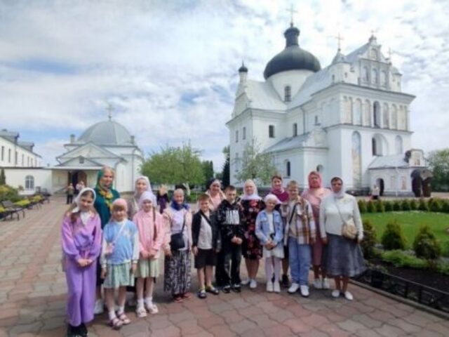 В воскресной школе храма священномученика Владимира Новолукомля прошла паломническая поездка в Могилев