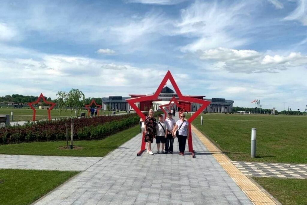 В воскресной школе храма священномученика Владимира Новолукомля прошла паломническая поездка в Могилев