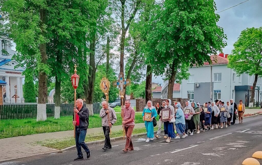В Чашниках состоялся крестный ход в день памяти святителя Николая Чудотворца