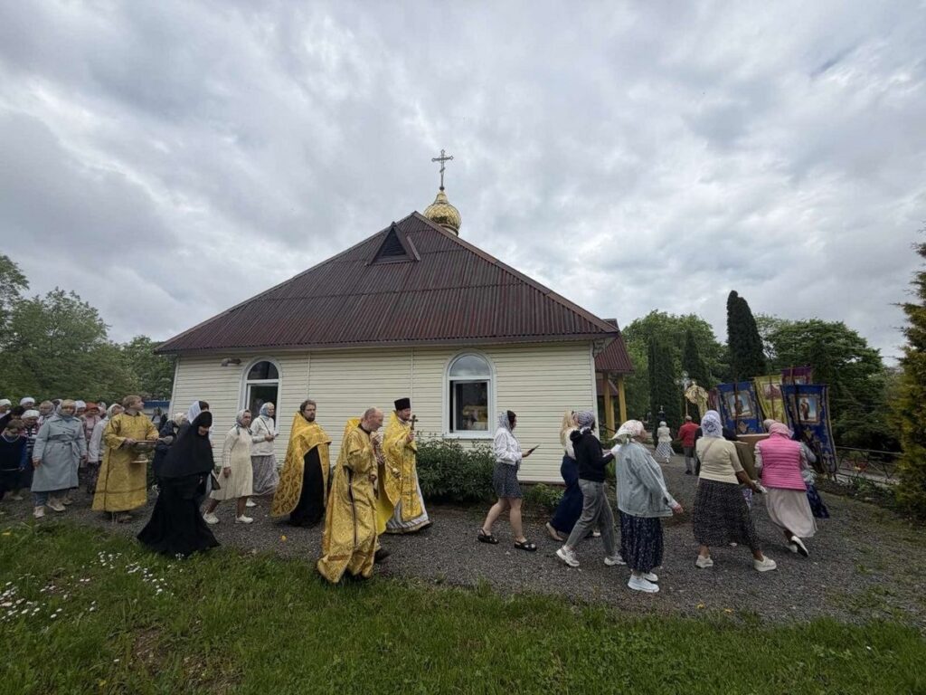 В храме святителя Николая Чудотворца Новолукомля прошел престольный праздник