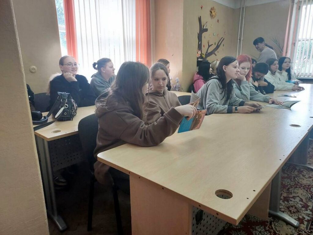 Иерей Олег Плаксицкий рассказал студентам о вреде курения